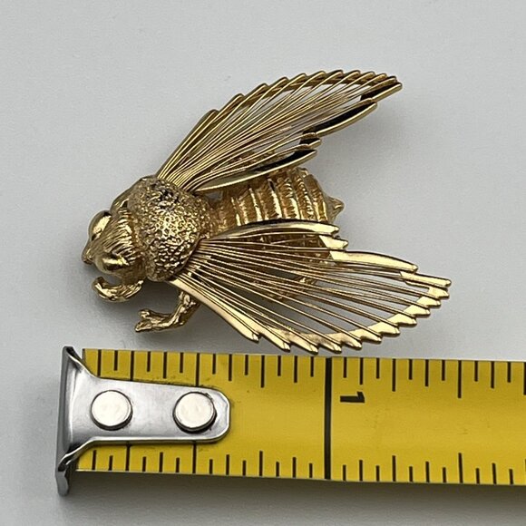 Vintage Monet Honey Bee Bumble Pin Brooch Signed Gold Tone Insect Textured - Picture 4 of 5